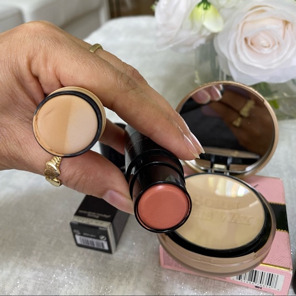 NUDESTIX, TOO FACED AND TERRY BUNDLES. - Picture 8 of 8